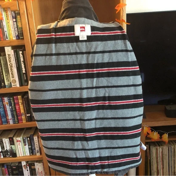 EUC Quiksilver Men's Charcoal Jacket - Picture 7 of 7